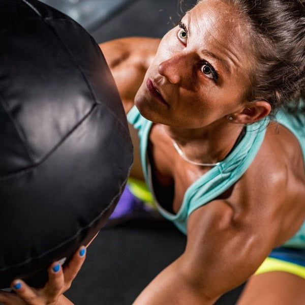 ¿Para qué sirve el balón medicinal? - Fitness Tech